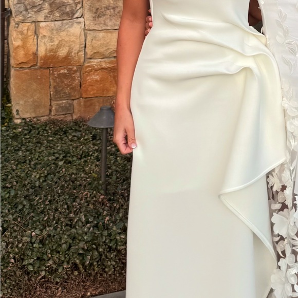 Elegant White Strapless Dress - Picture 6 of 8